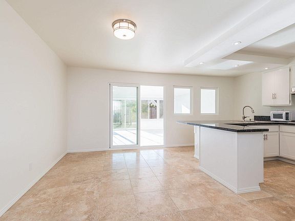5th image of 1539 Oceanaire Dr