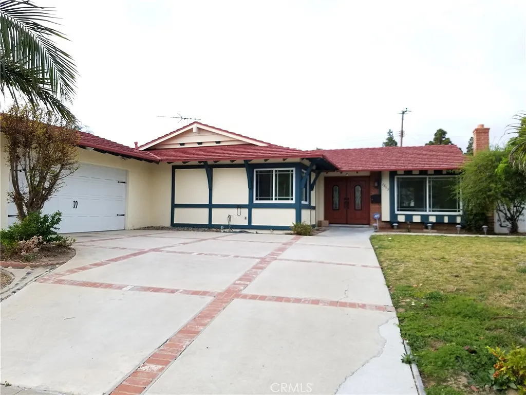 3 bed, 1820 sqft, $5,500 — Photo 1