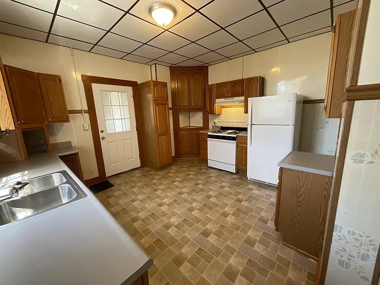 38 Philadelphia Ave — Photo 4