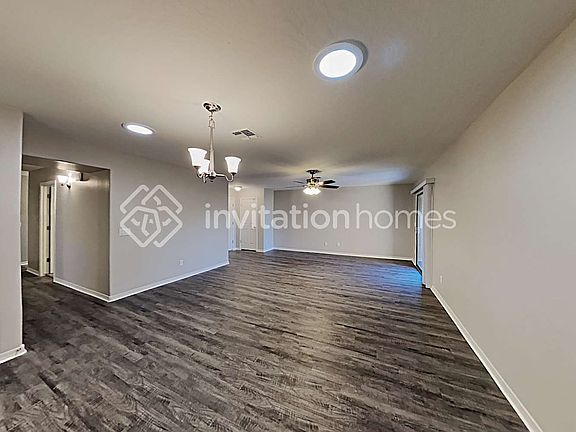 4th image of 942 W Desert Canyon Dr