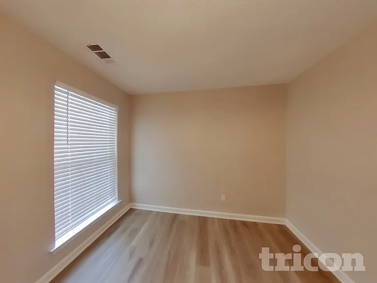 236 Galway Ln — Photo 5