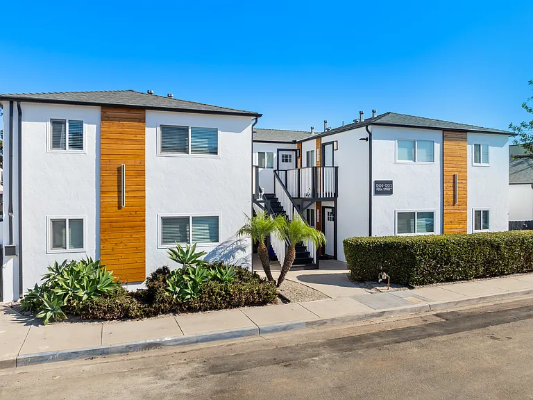 1221 Vega St — Photo 13