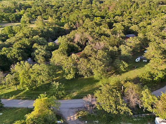 3rd image of 5484 Crest Dr