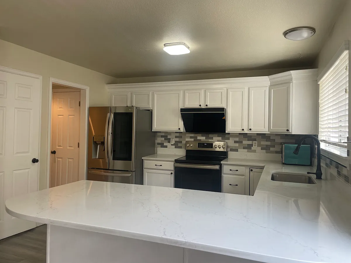Building Photo - 5454 W Canyon Trl #E