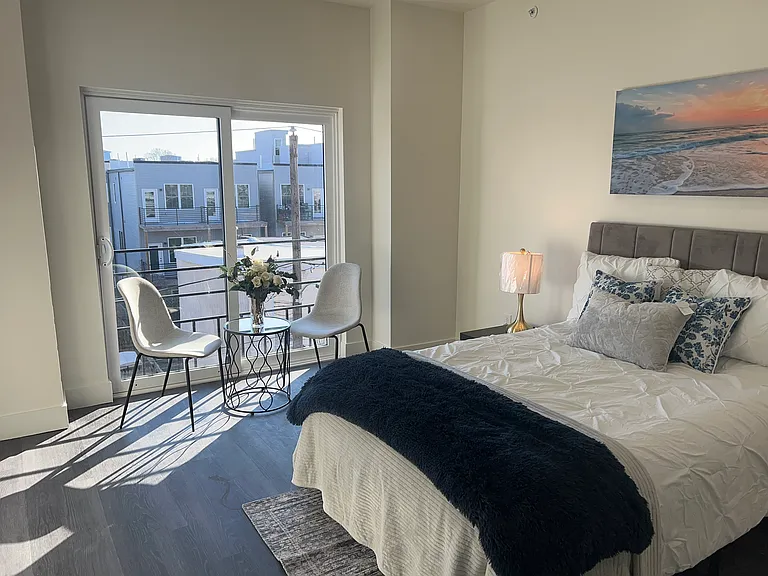 2407 W Seybert St — Photo 10