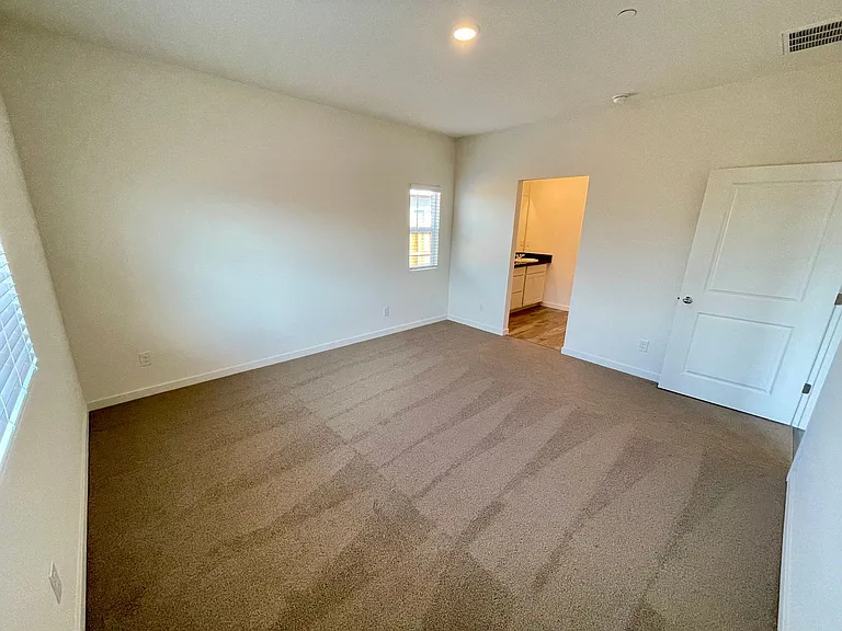 754 Tamarack Ct — Photo 21