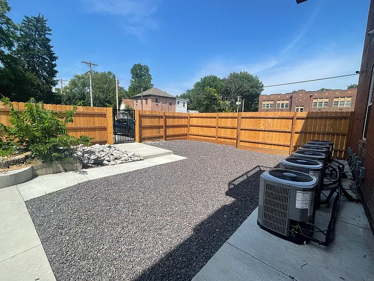 401 Walnut St #6 — Photo 5