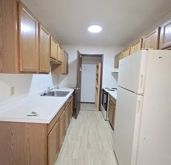 175 S National Ave #11 — Photo 5