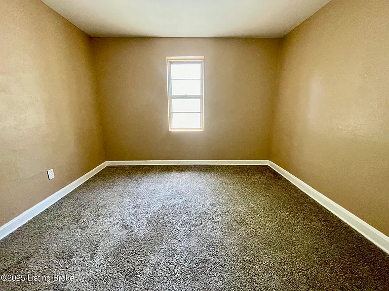 1576 Old Ford Rd — Photo 6