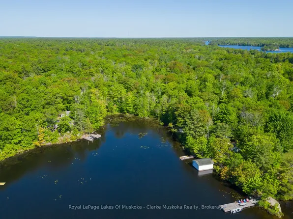 520 Sweets Portage Rd, Georgian Bay, ON L0K 1S0