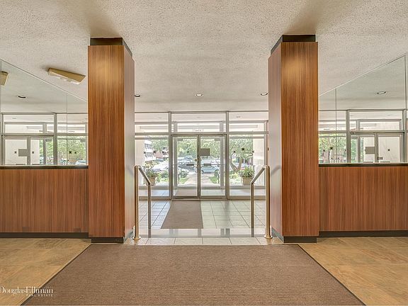 3rd image of 16221 Powells Cove Blvd APT 3E