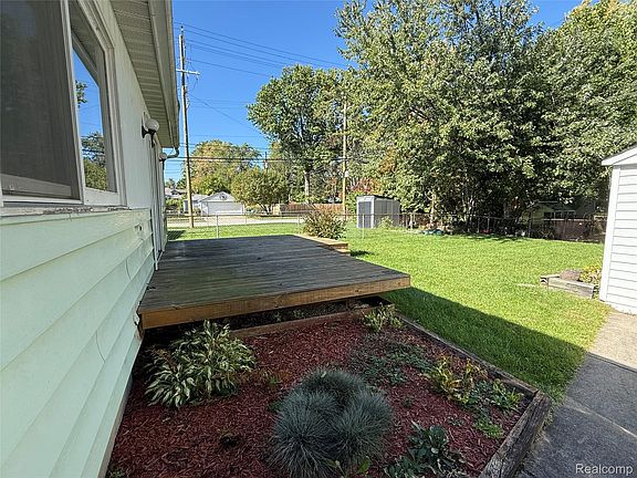 3rd image of 1407 Donald Ave
