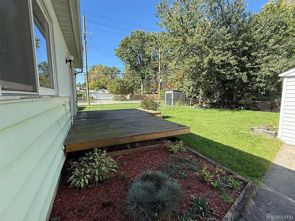 1407 Donald Ave, photo 3