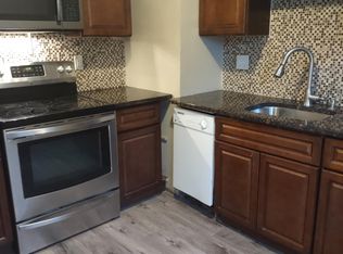 1458 Wayburn Ave, Grosse Pointe, MI 48230