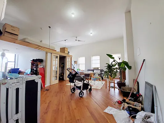 Rented by Rentall Group Inc | media 8