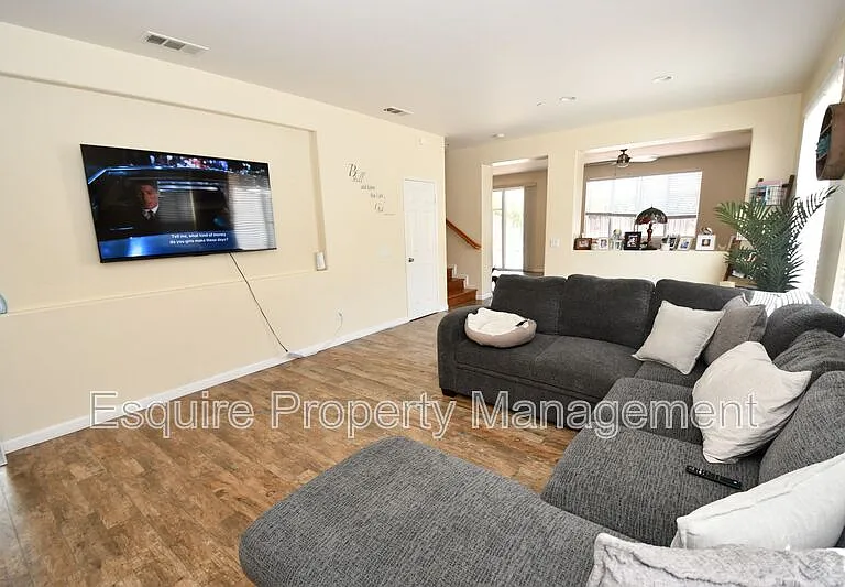 371 Huerta St — Photo 5
