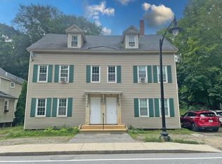 19 Exeter Rd, Newmarket, NH 03857