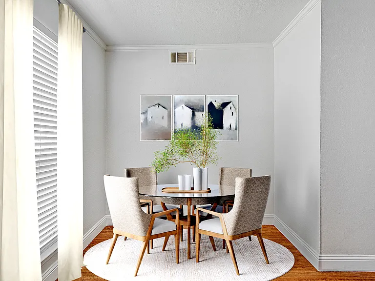 304 E Mitchell St — Photo 3