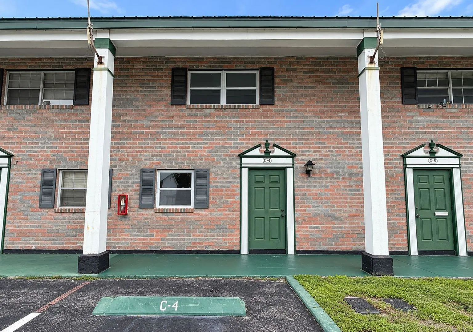 Spacious 2 Bedroom, 2.5 Bath Townhome with Community Pool Melbourne — Photo 2