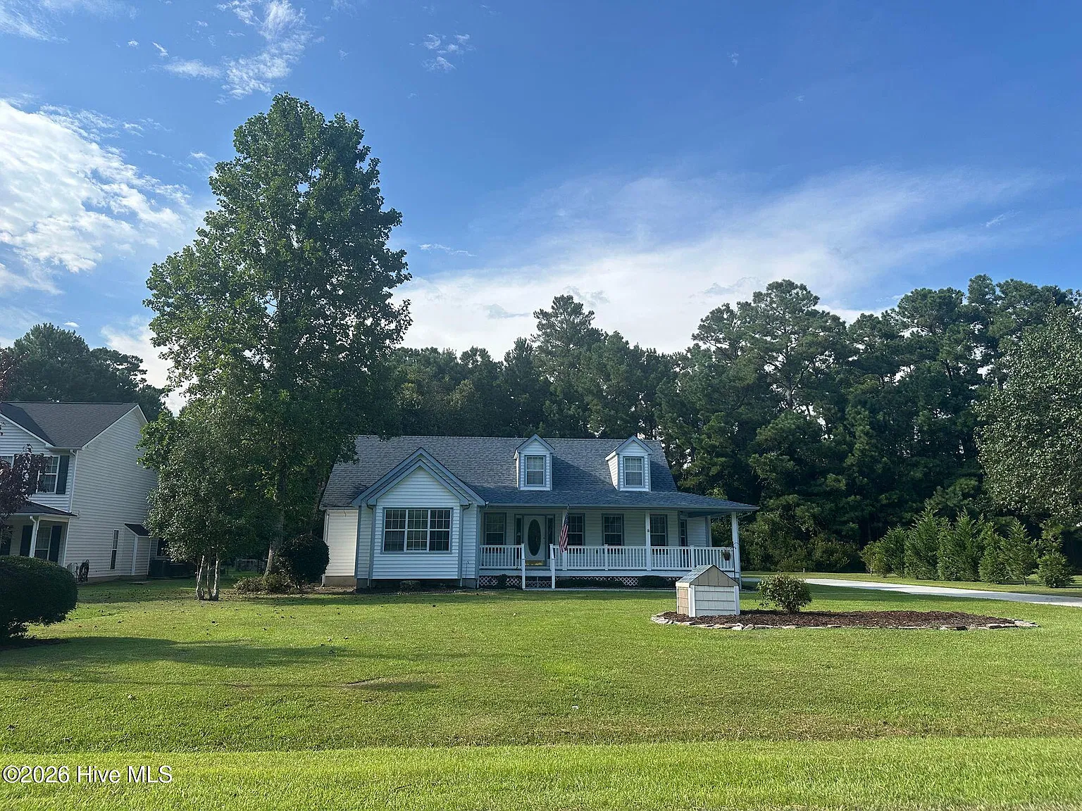 3 bed, 2.0 bath, 1681 sqft, $1,850 — Photo 2