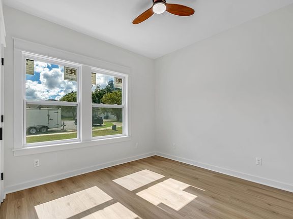 3rd image of 314 Pebble Pointe Ct