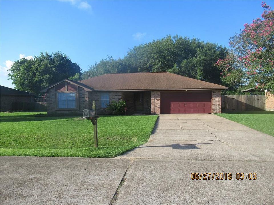 1st image of 2502 Foxglove St