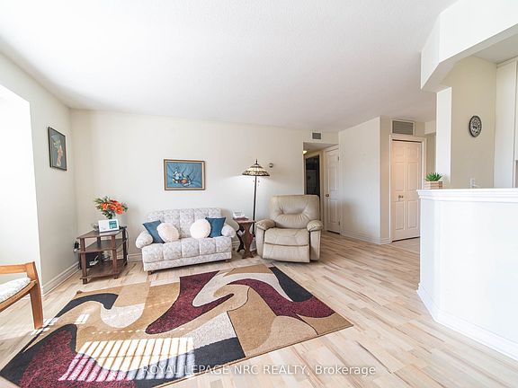 3rd image of 1061 Vansickle Rd N #202B