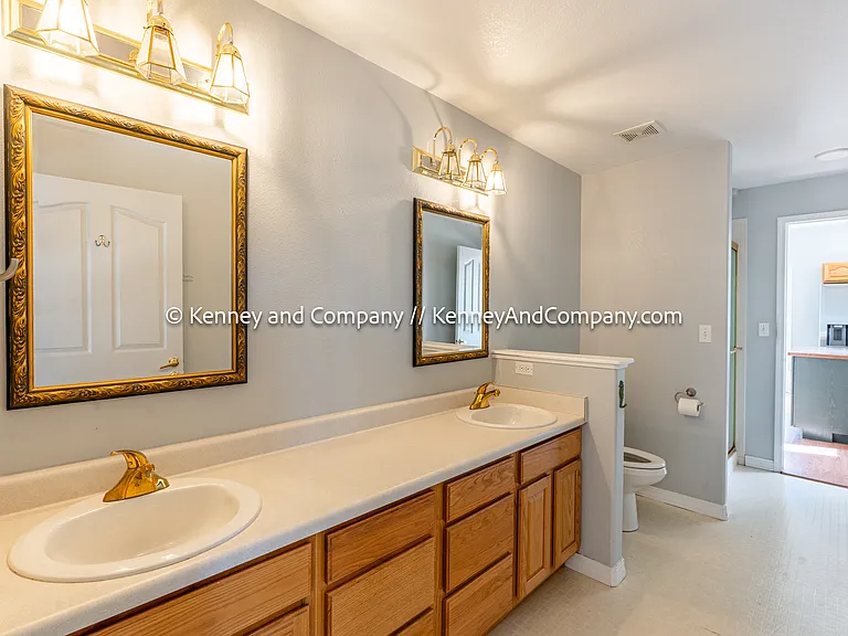 4715 Paramount Pl — Photo 11