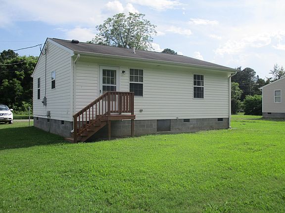3rd image of 105 Louis St