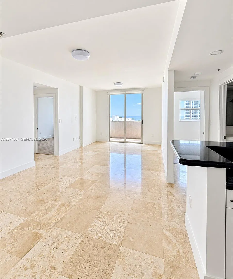 Fortune House Condo — Photo 3