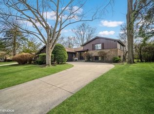 3715 Maple Leaf Dr, Glenview, IL 60026