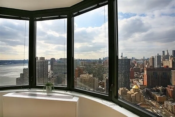 Rented by R New York | media 10