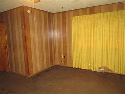 2nd image of 2814 State Road 225 E