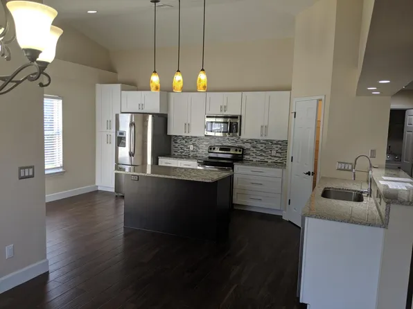 9511 Parker Place Dr, Navarre, FL 32566