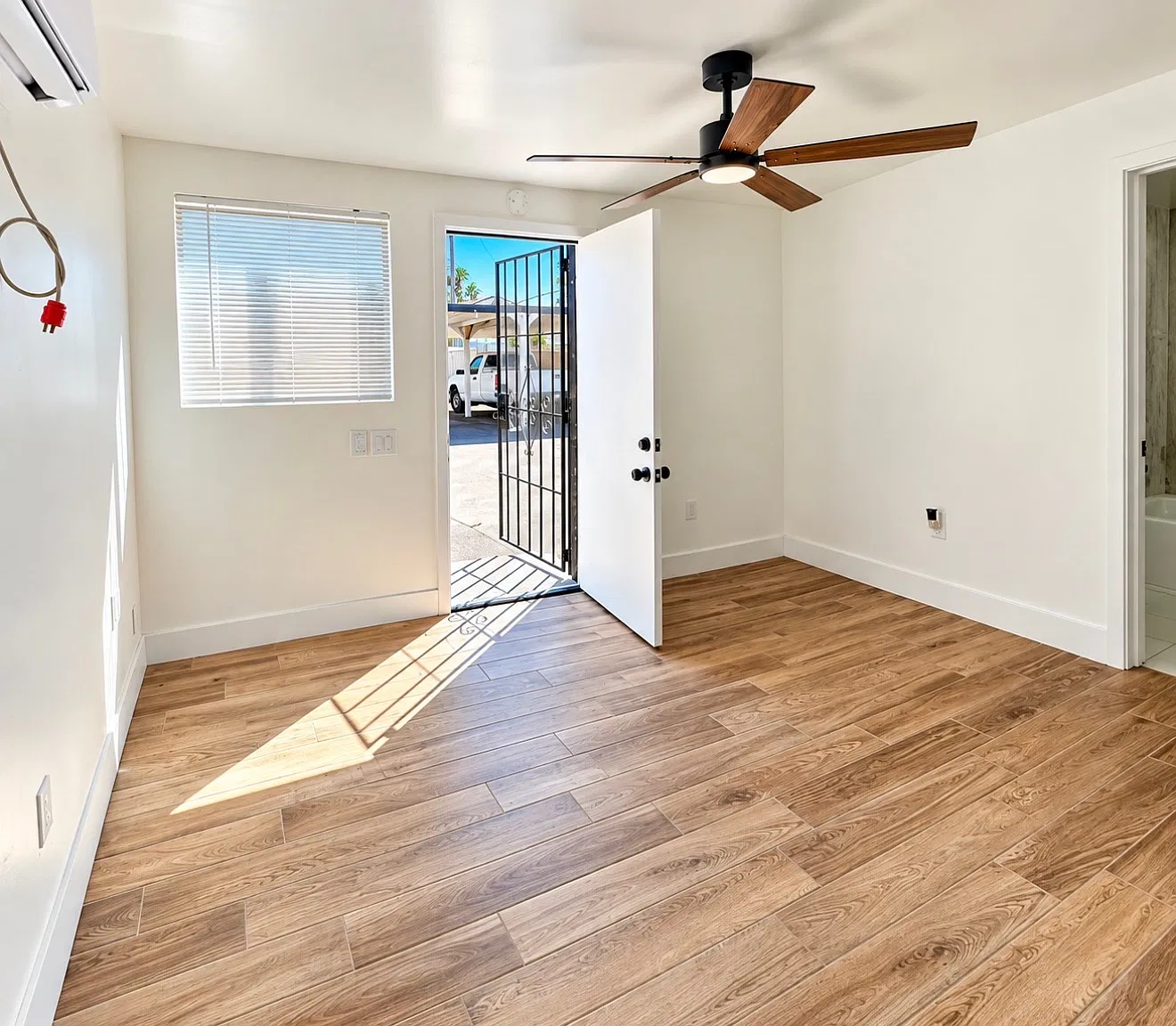 1429 E Osborn Rd — Photo 2