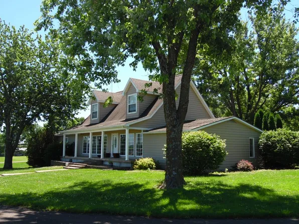 1207 Hilltop Dr, Brookfield, MO 64628