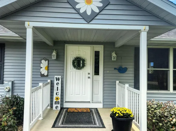 1-150R Perry Ct, Lanark, IL 61046