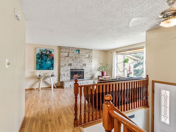 4th image of 11 Rutgers Cres SE