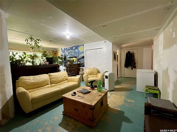 4th image of 317 Stanley St