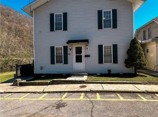 92 Godby St, Logan, WV 25601