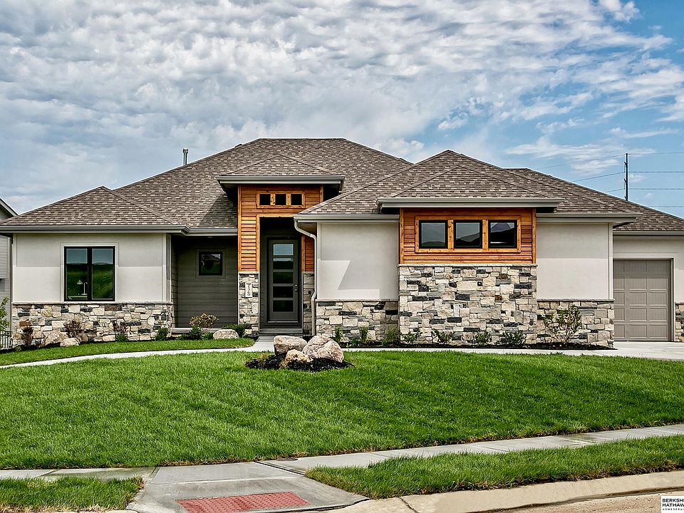 1st image of 7916 S 181 Avenue Cir