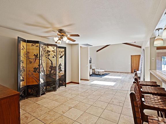 5th image of 370 Dennison Lane