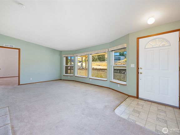 5th image of 2251 Columbia Boulevard