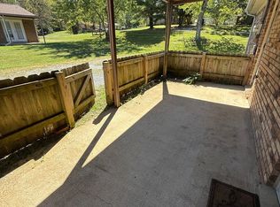100 Debbie Dr, Dickson, TN 37055