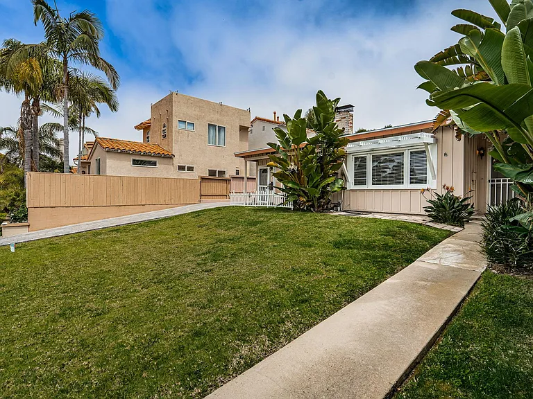 7345 Fay Ave — Photo 3