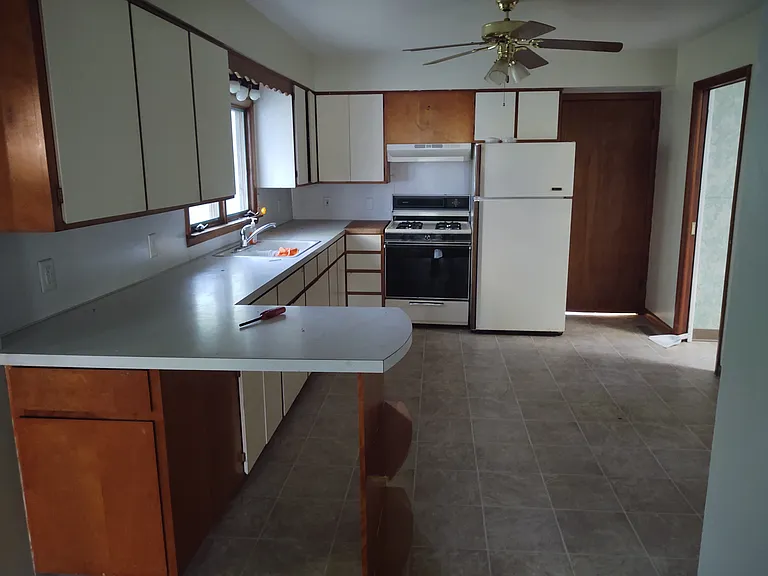 607 N Jackson St — Photo 7