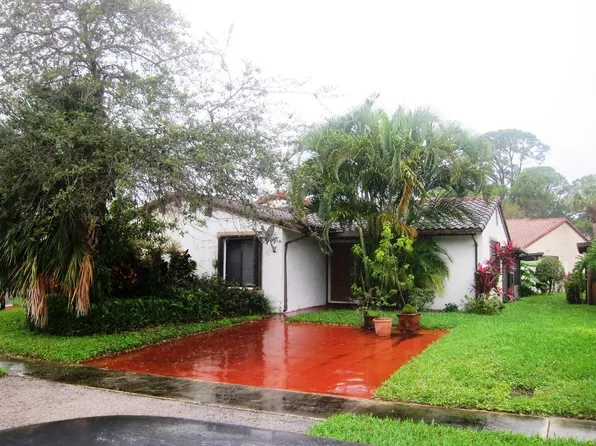 6317 White Pine Way, Lake Worth, FL 33462