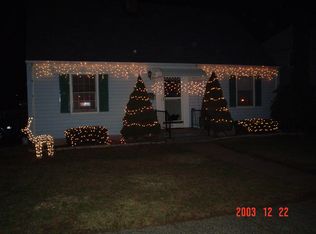 34 Noble St, Hamden, CT 06514