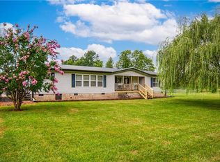 1010 Mabel Ln, Pinnacle, NC 27043