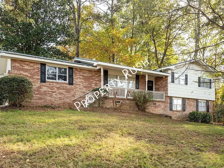 20 Linda Ln — Photo 1